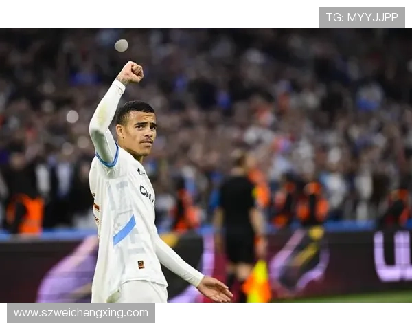 马赛5比1大胜尼斯暂时登顶 法甲赛场格林伍德双响奥巴梅扬一射两传